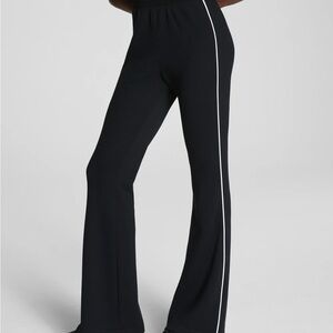 Spanx AirEssentials Pique Flare Plant